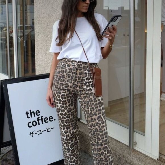 Celine Tan Leather Crossbody Bag - Picture 3 of 8